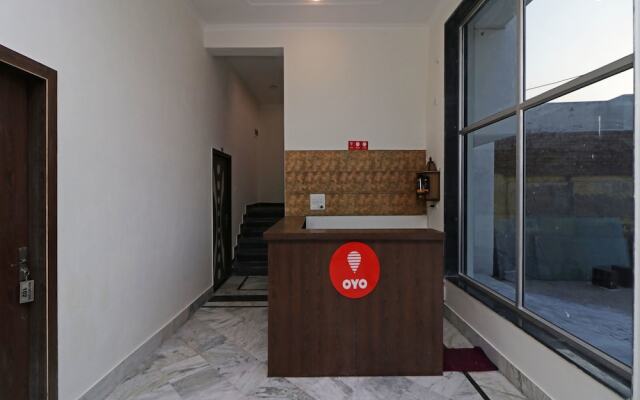 OYO 12493 Hotel Taaz Comfort Inn