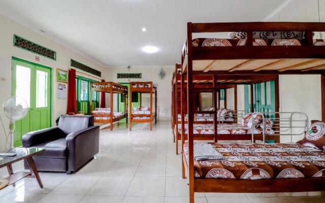 Bahagia Sederhana Homestay by ZUZU