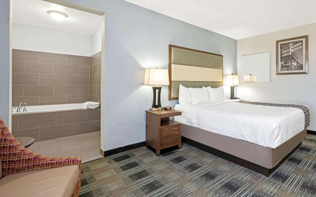 La Quinta Inn & Suites by Wyndham Guthrie