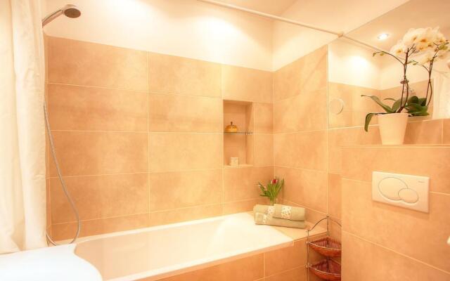 Botanical garden apartment