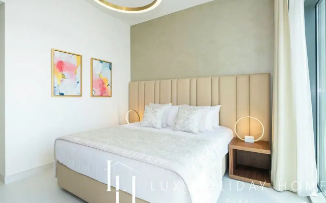 LUX The Marina Vista Beachfront Suite 3