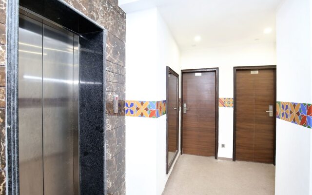 Capital O 5440 Hotel Le Monarque