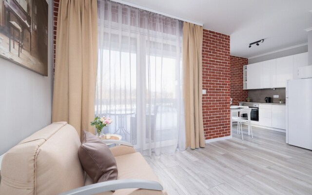 Dąbska Studio With Terrace by Renters