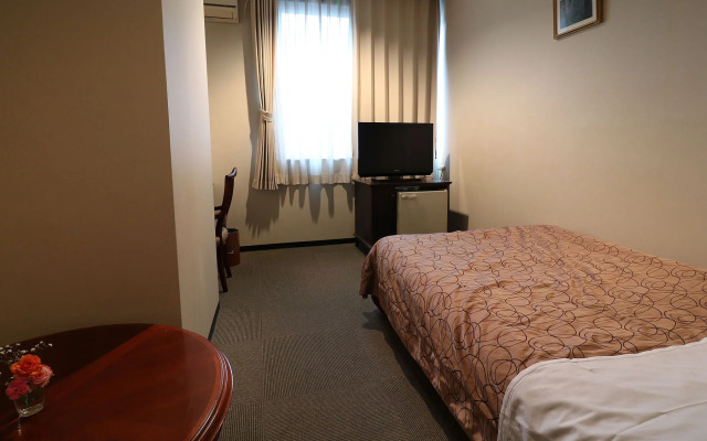 Hotel Zurich Toho 2001