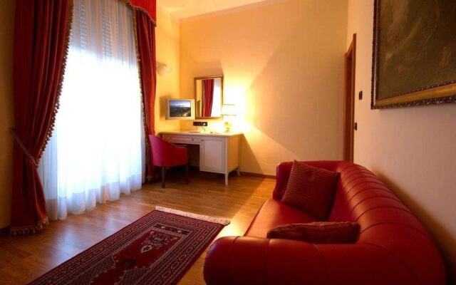 Recina Hotel