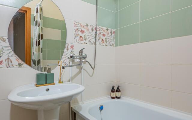 БТВ Апартс на улице Крестинского