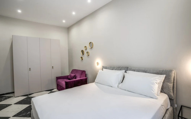 Pink Rose in Naples With 1 Bedrooms and 1 Bathrooms