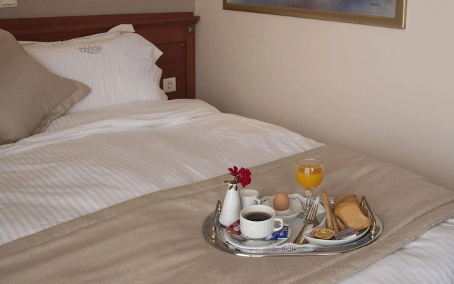 Hotel Triton