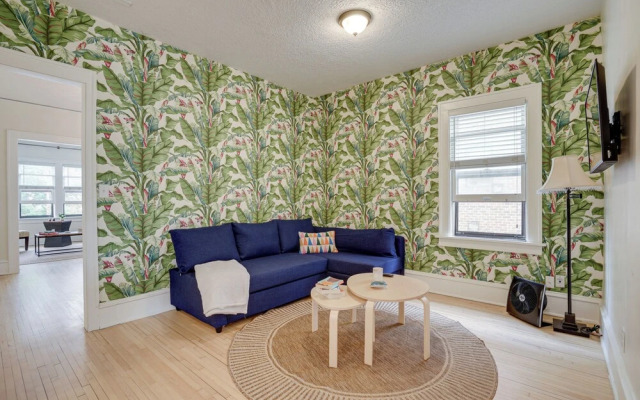 Bright Minneapolis Apartment - 1 Mi to Downtown!