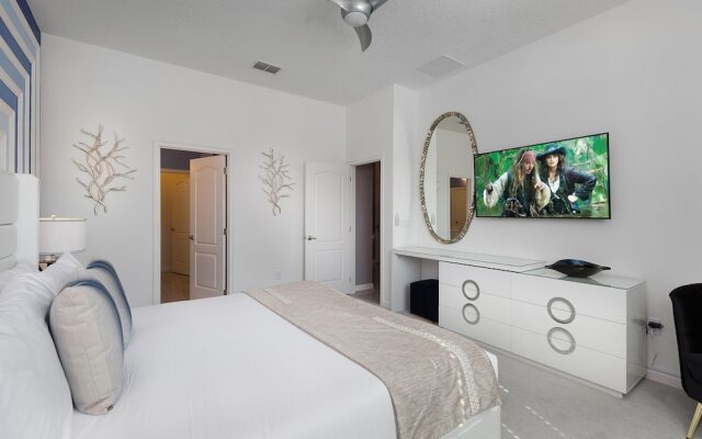 St004v: 10 Bed, Frozen, Spongebob