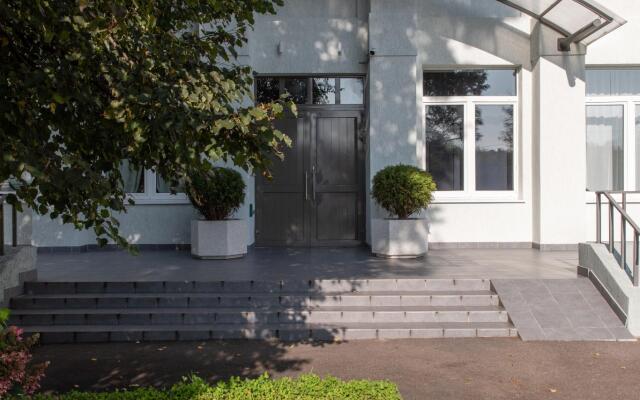 Apartment A33