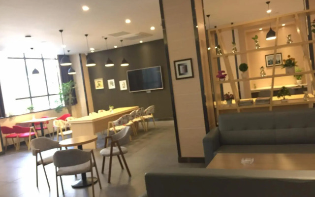7Days Premium Huanggang Walking Street Branch