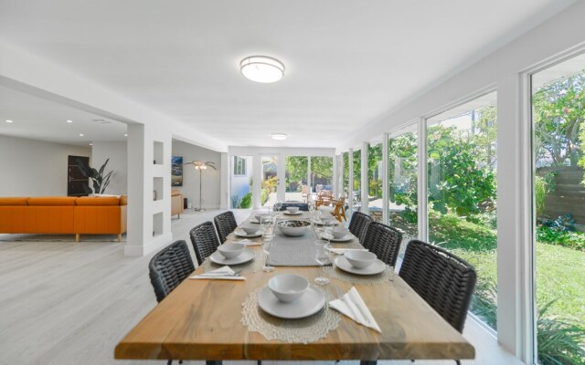 Amazing renovated home close to the Bay