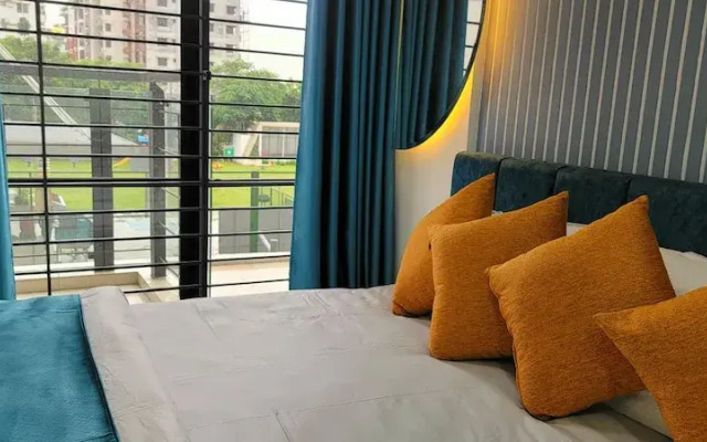 Luxurious 3-bhk Highly Secured & Close to Airport