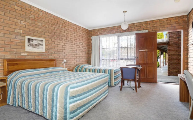 Rodney Motor Inn