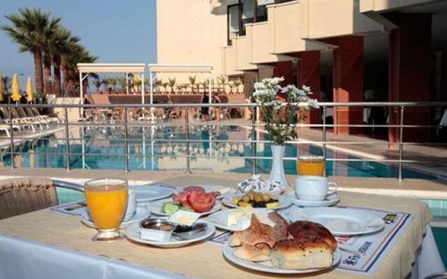 Noa Hotels Kuşadasi Beach Club