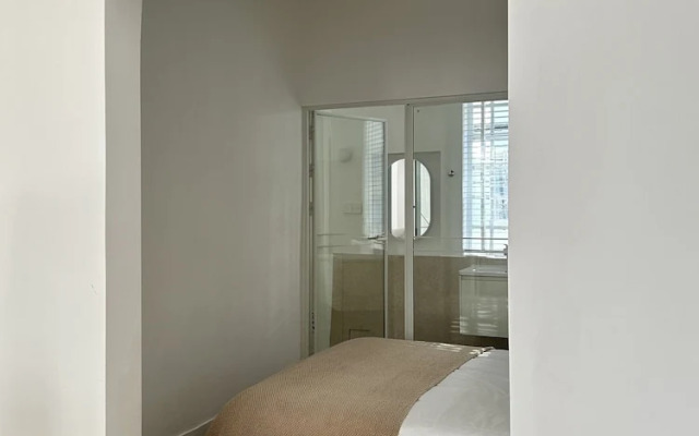 Shanghai Hills& Art Suite 18