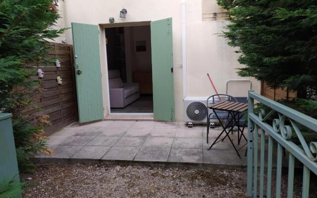 Petit Studio, terrasse, jardinet, climatisation, wifi