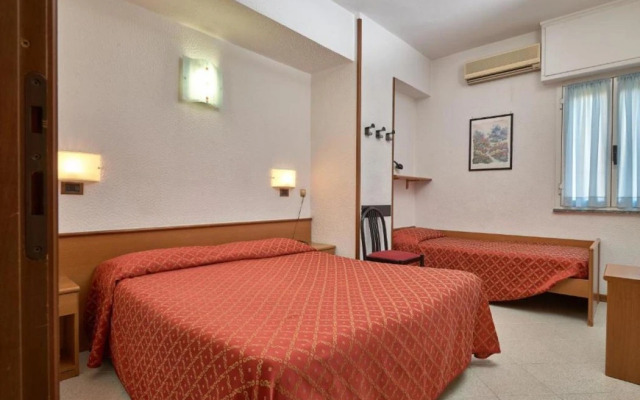 Hotel Careni Villa Italia