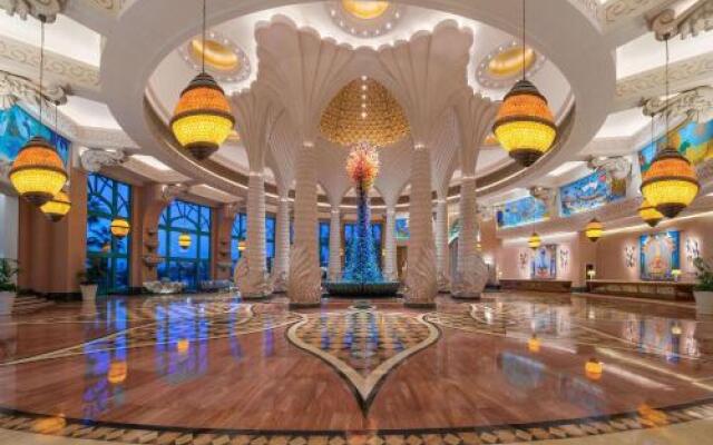 Palm Beachfront Estate Sunset Atlantis views