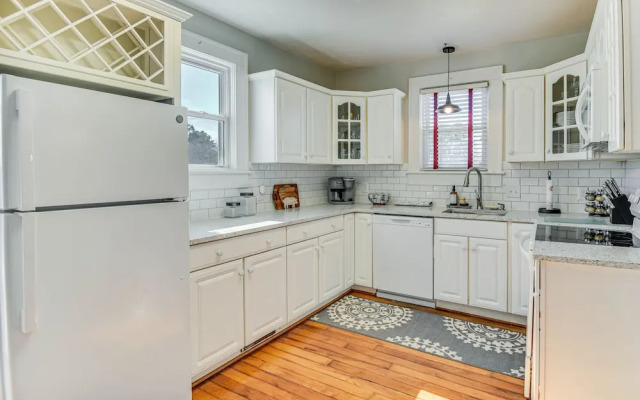 Charming Smithfield House: Walk to Downtown!