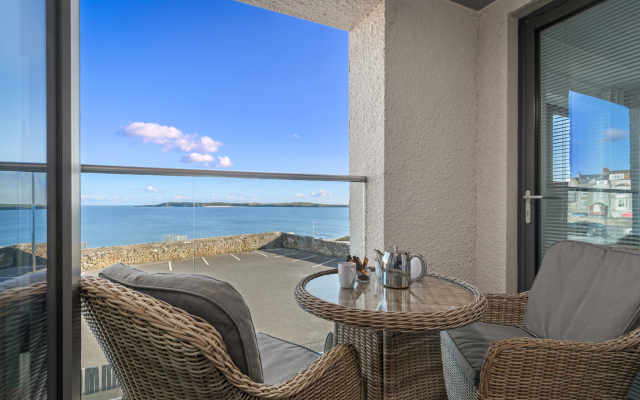 Apartment 8 Waterstone House - Luxury Apartment Sea Views Pet Friendly