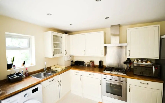 Lovely Home In Bath Close To Oldfield Station