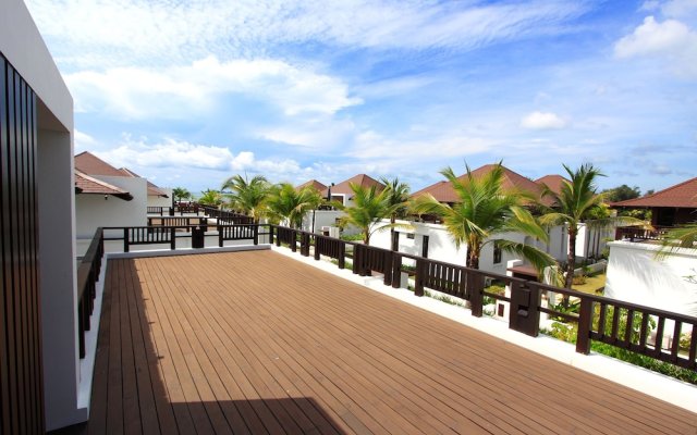 The Oriental Beach Pool Villa & Village