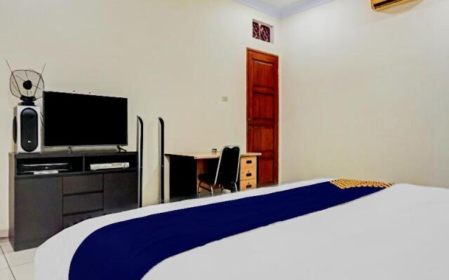 SPOT ON 90295 Simprug Residence