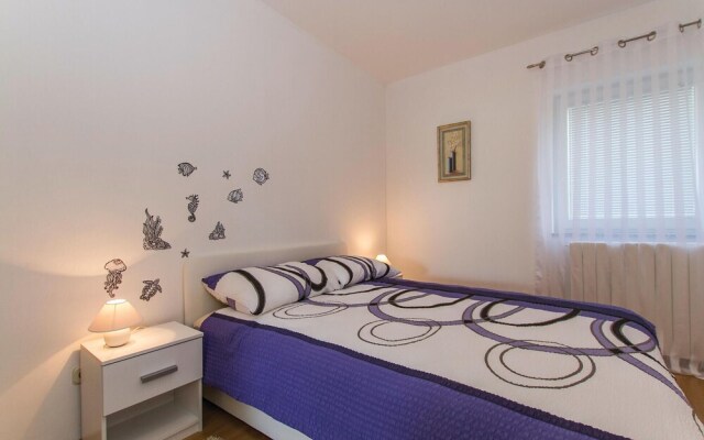 Amazing Home in Nedescina With Wifi and 5 Bedrooms