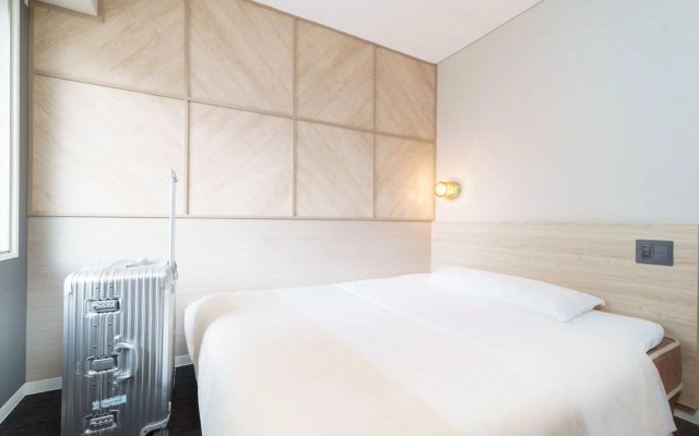 Super Hotel Midousuji Line Esaka – Guest Rooms – Suita