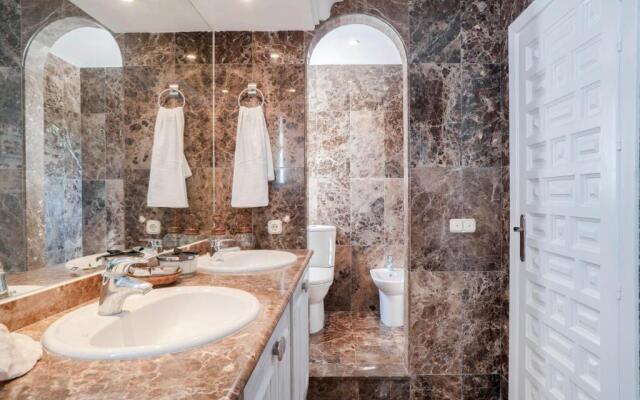 Charming 4bedroom Villa in Los Monteros Beach