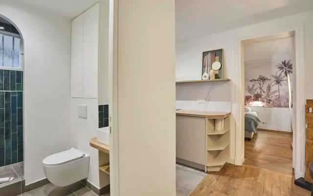 Apartment Eiffel Tower Trocadero by Studio Prestige