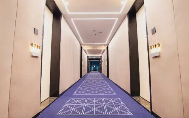 Lanze Water House Hotel