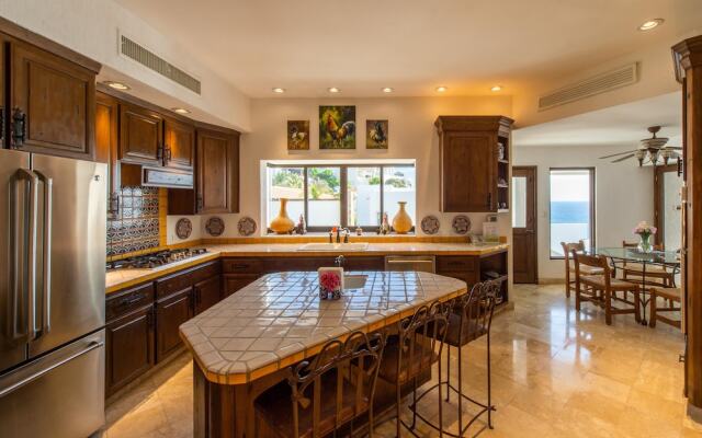 Amazing Oceanfront Villa Near Downtown: Villa Grande