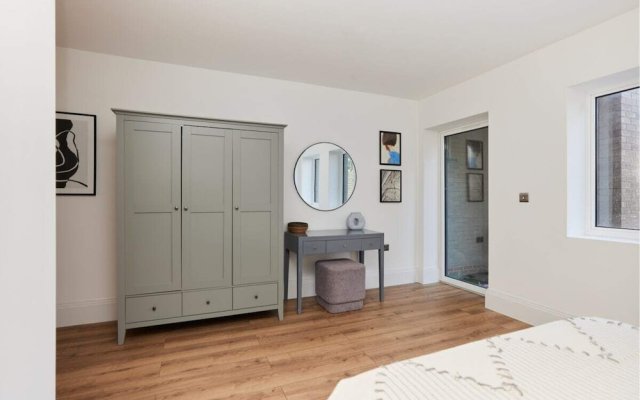 The Wembley Park Secret - Spacious 3bdr Flat With Terrace