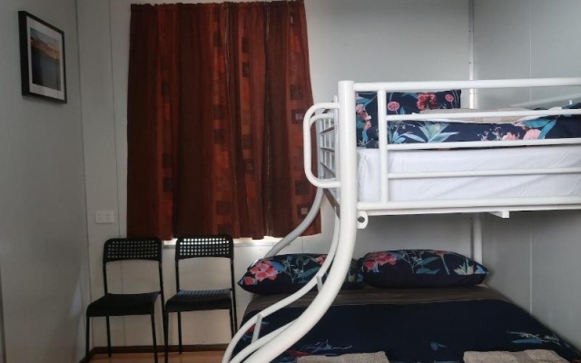 Mud Crab Motel – Guest Rooms – Derby