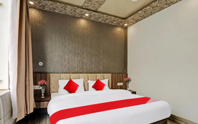 Oyo Flagship 806078 Sparsh 11 Heaven