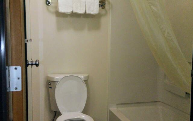 Super 8 by Wyndham Chisago City