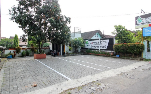 RedDoorz Plus @ Jalan Damai 2