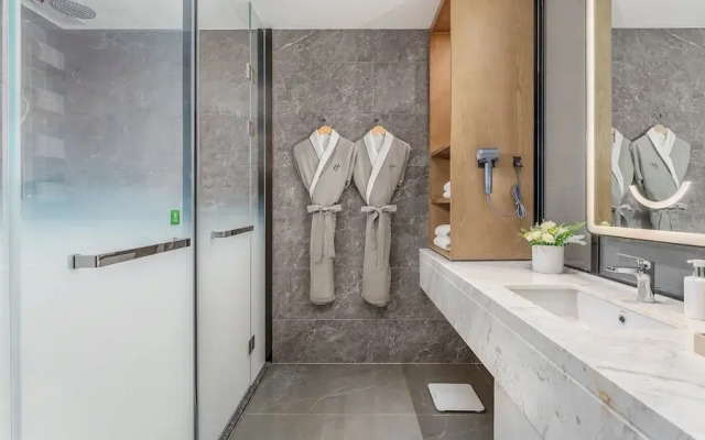 Holiday Inn Wuhan Houguan Lake by IHG