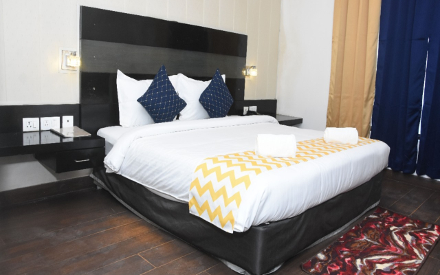 Capital O 605 Hotel Camria