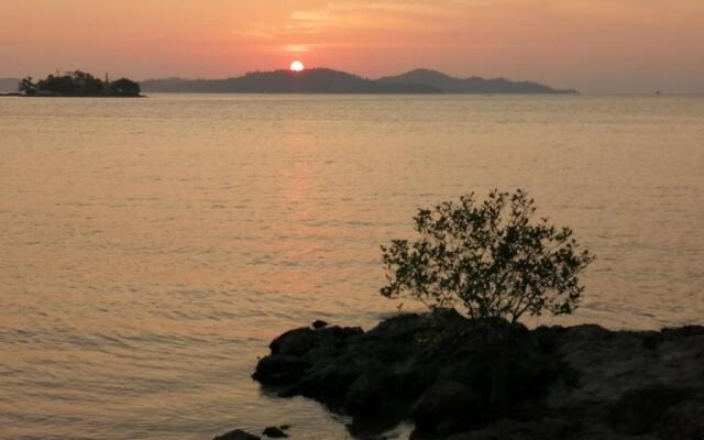 Jansom Beach Resort Ranong