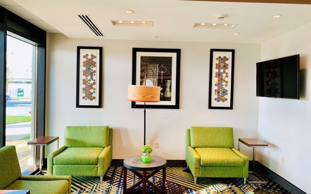 Holiday Inn Express & Suites Middletown by IHG