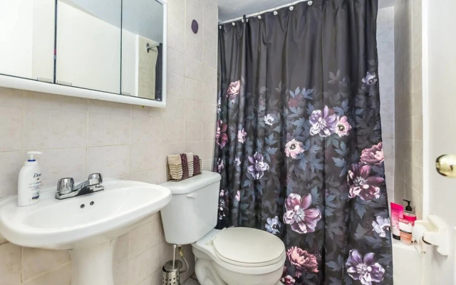 Downtown, Posh PENTHOUSE, Walk Score 95