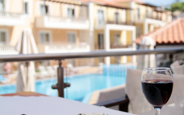 Porto Kalamaki Hotel