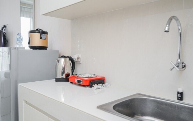 Minimalist and Relaxing Studio Apartment at Springwood Residence