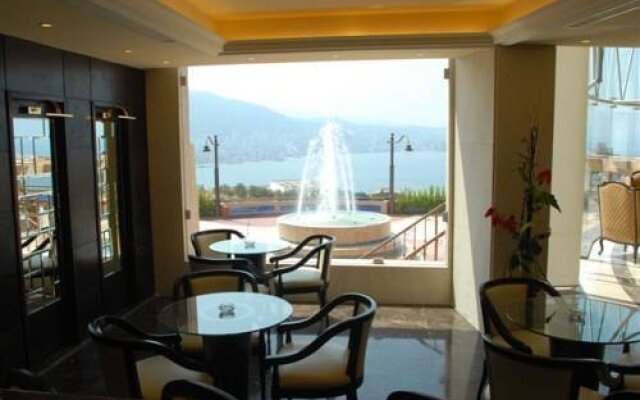 Sun Hills Suites Hotel