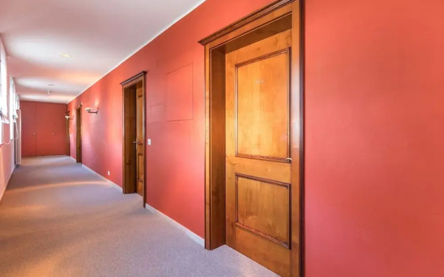Villa Delta Suites House