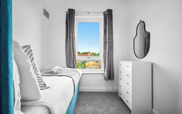 Cosy Three Bedroom Family Home With Garden
